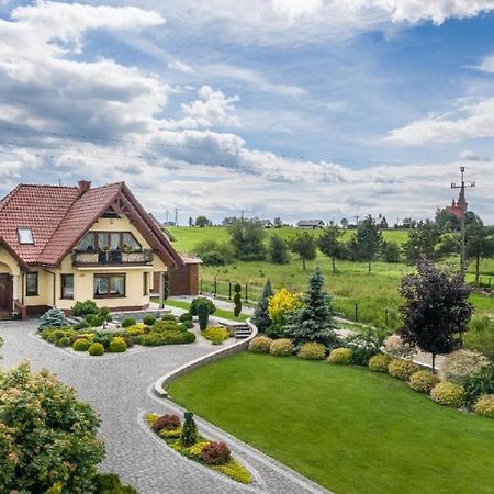 Bialy Jelen Z Basenem I Jacuzzi Bed & Breakfast Ostrowsko Eksteriør bilde