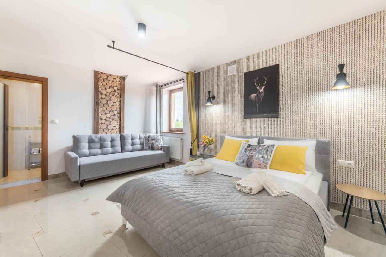 Bialy Jelen Z Basenem I Jacuzzi Bed & Breakfast Ostrowsko Eksteriør bilde