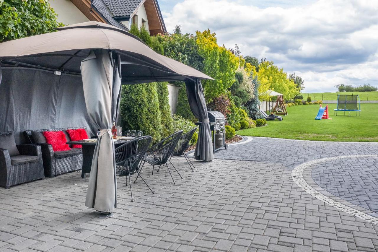 Bialy Jelen Z Basenem I Jacuzzi Bed & Breakfast Ostrowsko Eksteriør bilde