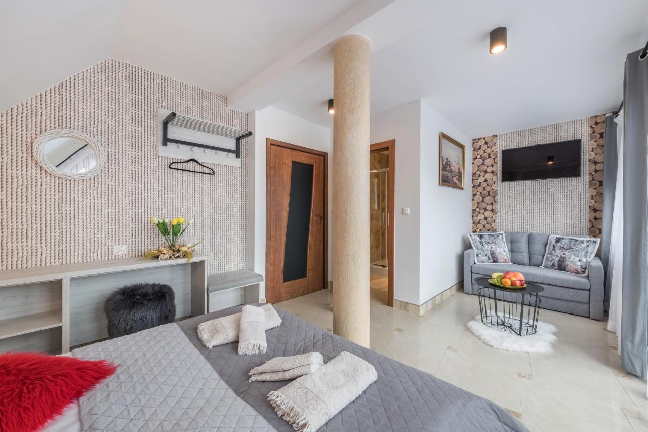 Bialy Jelen Z Basenem I Jacuzzi Bed & Breakfast Ostrowsko Eksteriør bilde