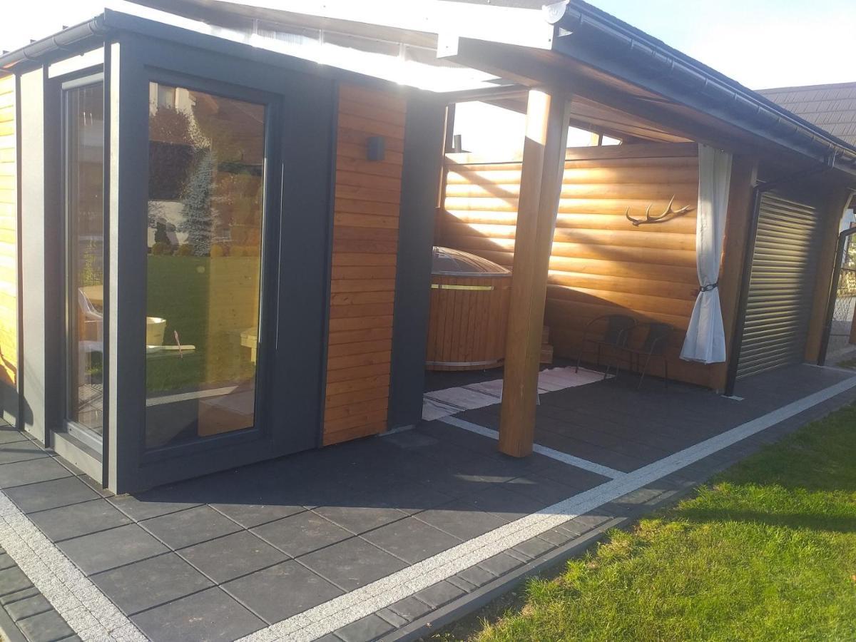 Bialy Jelen Z Basenem I Jacuzzi Bed & Breakfast Ostrowsko Eksteriør bilde