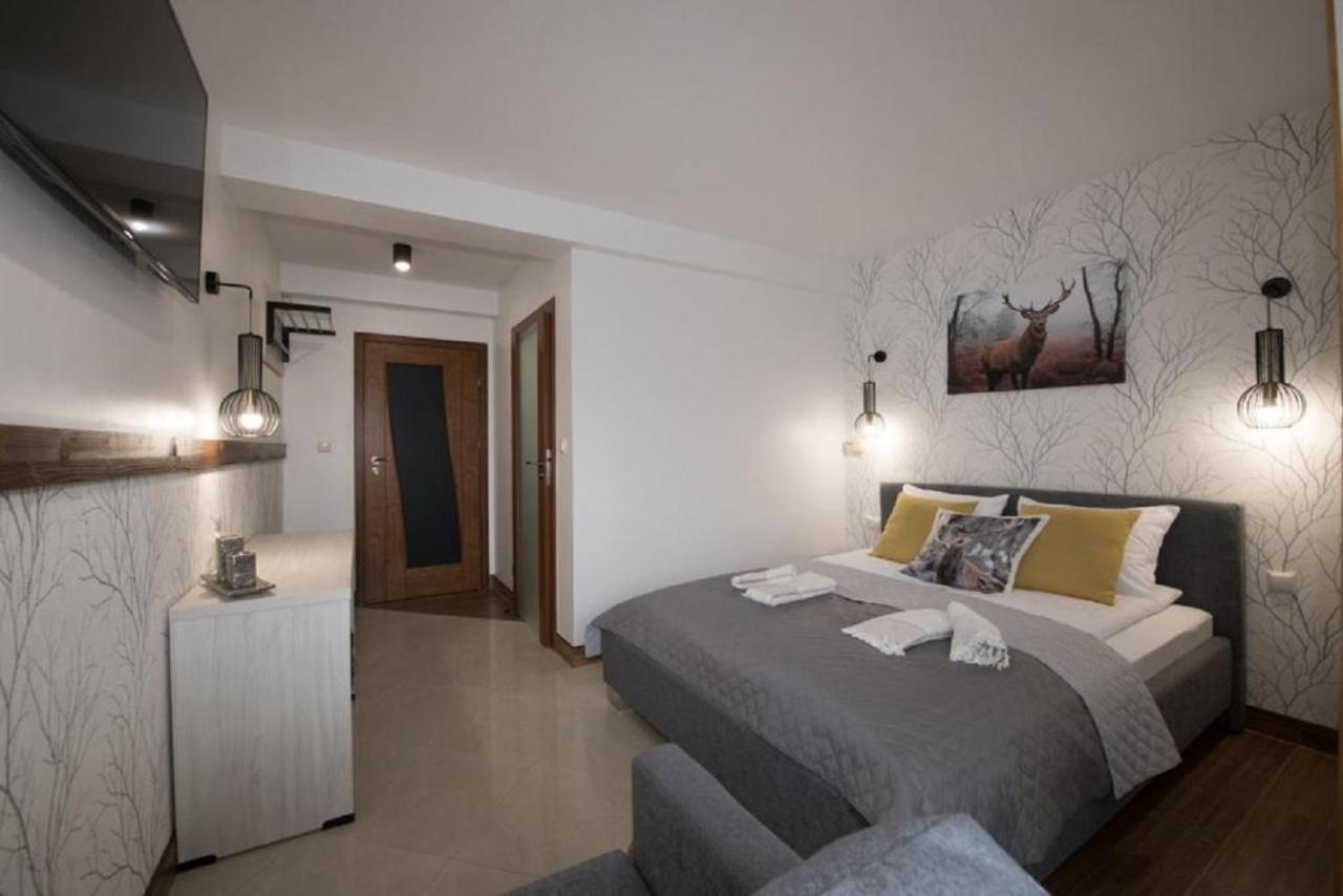 Bialy Jelen Z Basenem I Jacuzzi Bed & Breakfast Ostrowsko Eksteriør bilde
